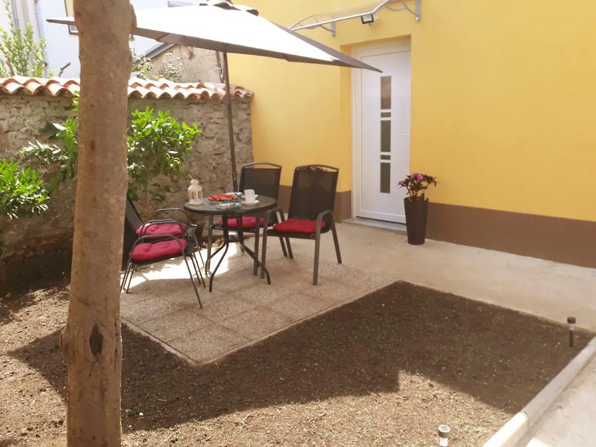Hotel Dajven Pula 2*,  Kroatien